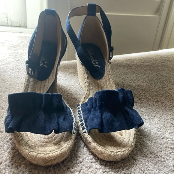 Splendid Navy Ruffle Wedges - Picture 4 of 4